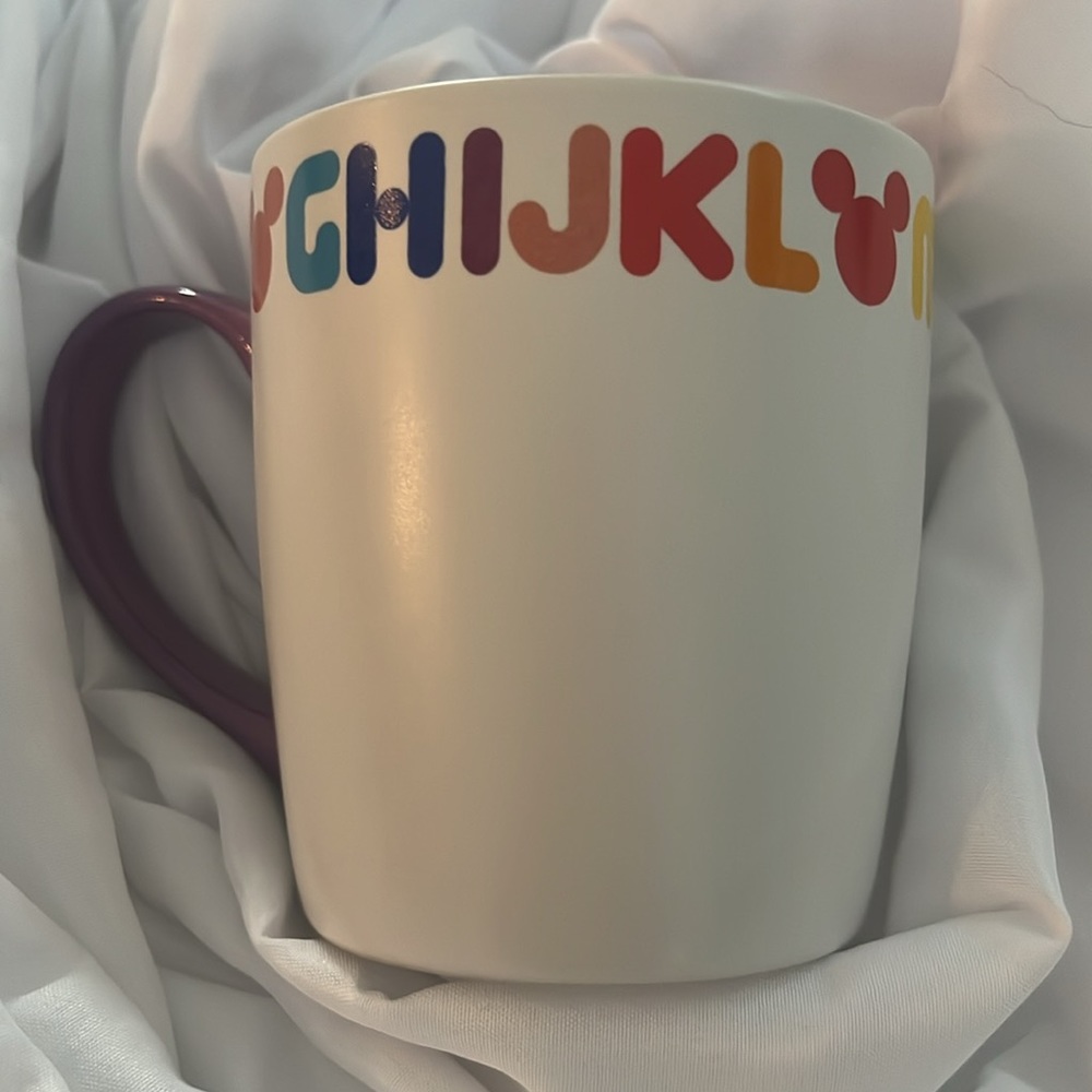 Disney “R” mug - Picture 2 of 7